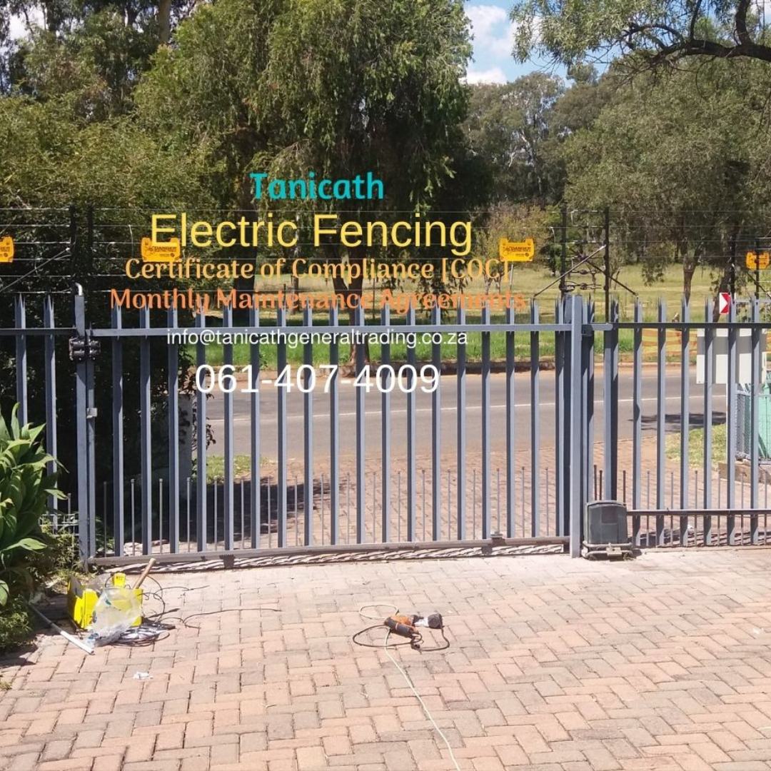 Electric Fencing on palisade